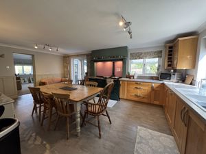 Kitchen/Diner to Sitting Room- click for photo gallery